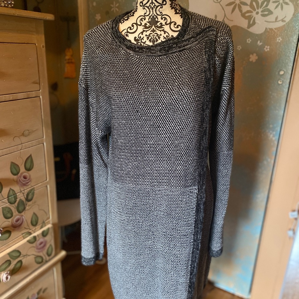 Light black/white sweater by Valette